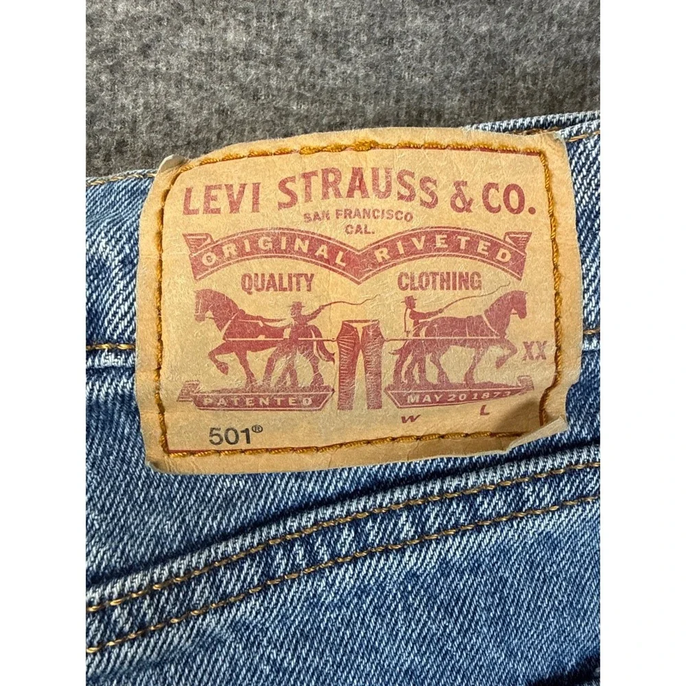 Levi's 501 Original Fit Jeans Men 30 Blue Straight Leg Button Fly Denim Academia